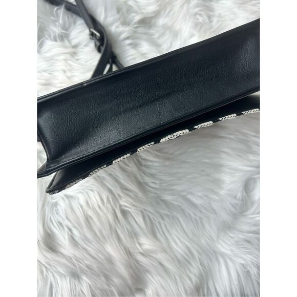 COPY - Simply Vera Vera Wang Black White Crossbody Purse - Picture 5 of 9